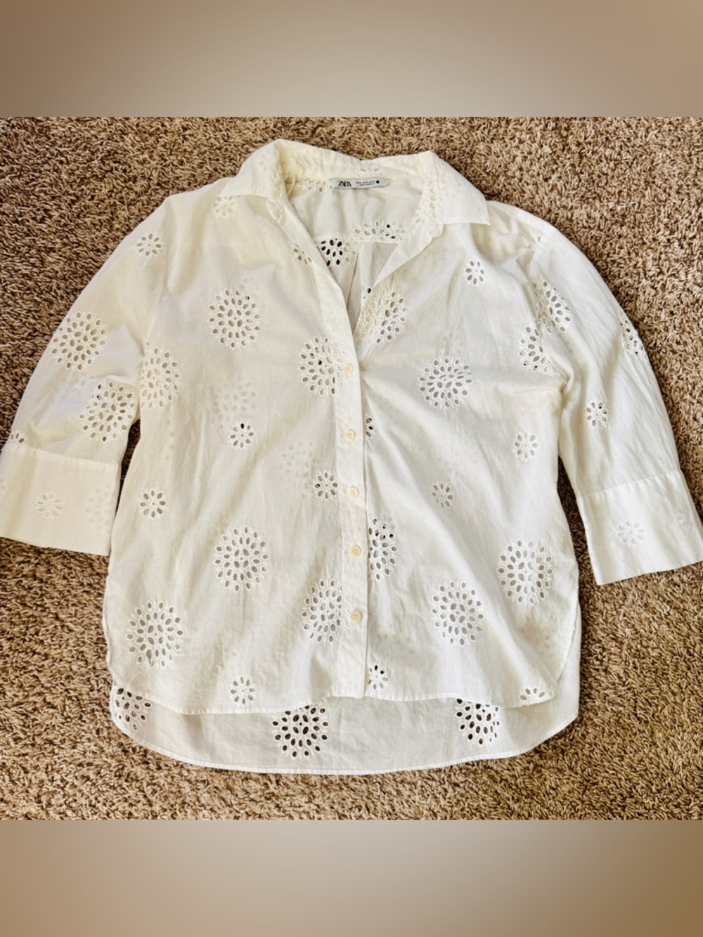 Women’s White Eyelet Cut Out Button-Up Collared Shirt Top Side Medium - Picture 6 of 11